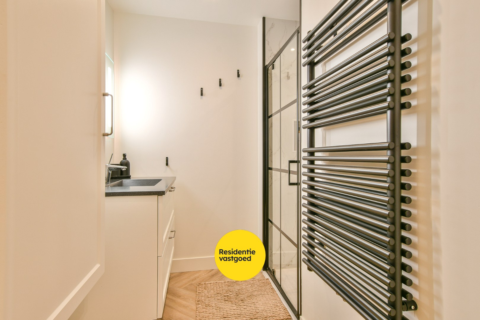 Volledig vernieuwd appartement te koop - achterkant zeedijk Wenduine! 