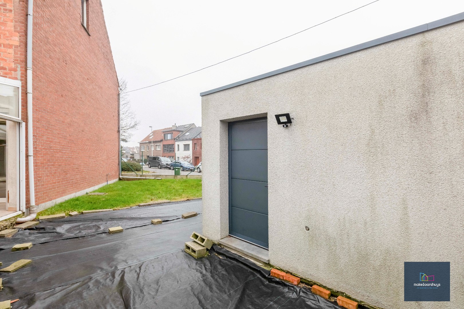 Te renoveren HOB met garage in Mariakerke 