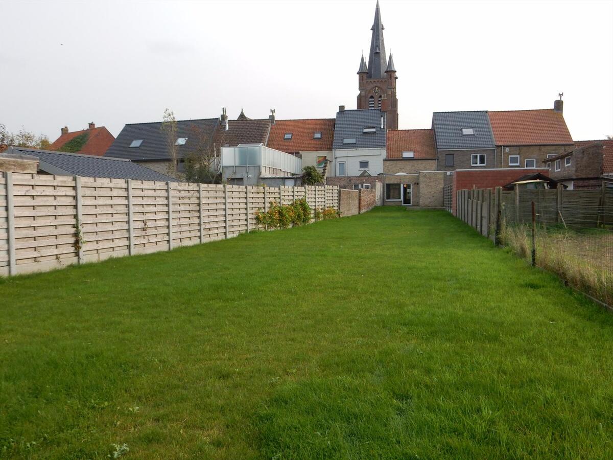 Ruime gerenoveerde woning 