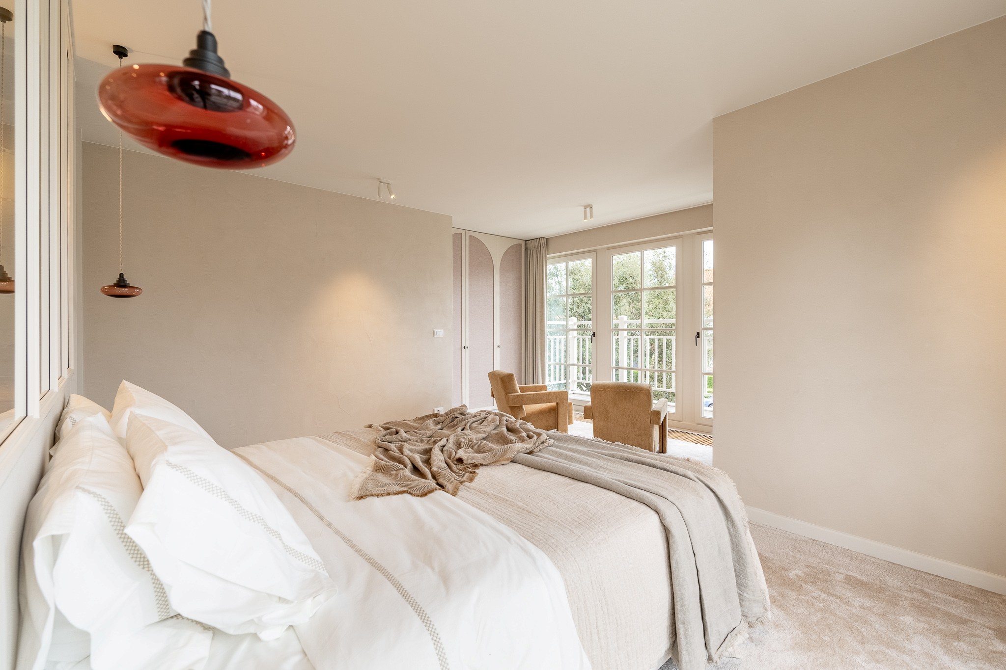 Prachtig gerenoveerde  halfopen woning op topligging nabij centrum, zee en strand 