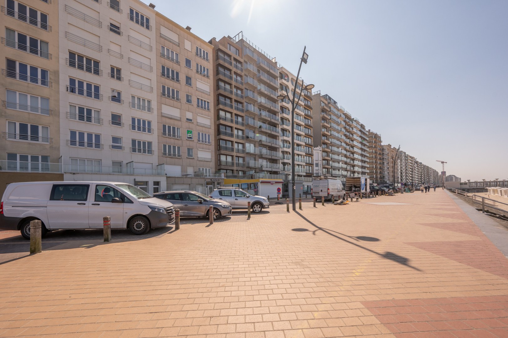 Volledig gerenoveerd appartement met FRONTAAL ZEEZICHT 