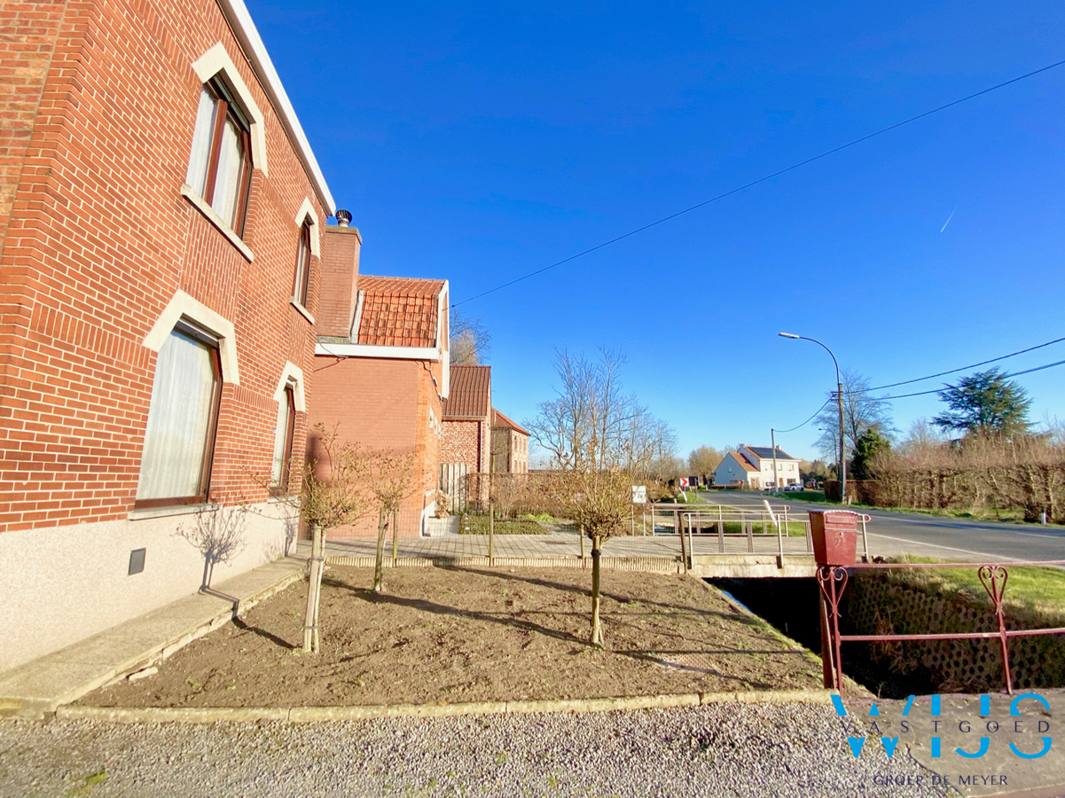 Tof gezellig woonhuis op een prachtig ruim perceel te Boekhoute ! 