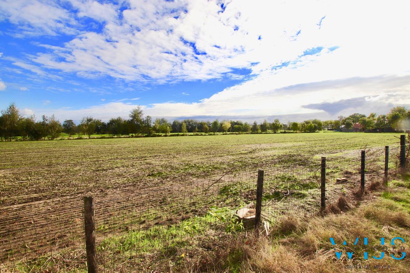 Ruime bouwgrond van 1.998 vierkante te Oosteeklo ! 