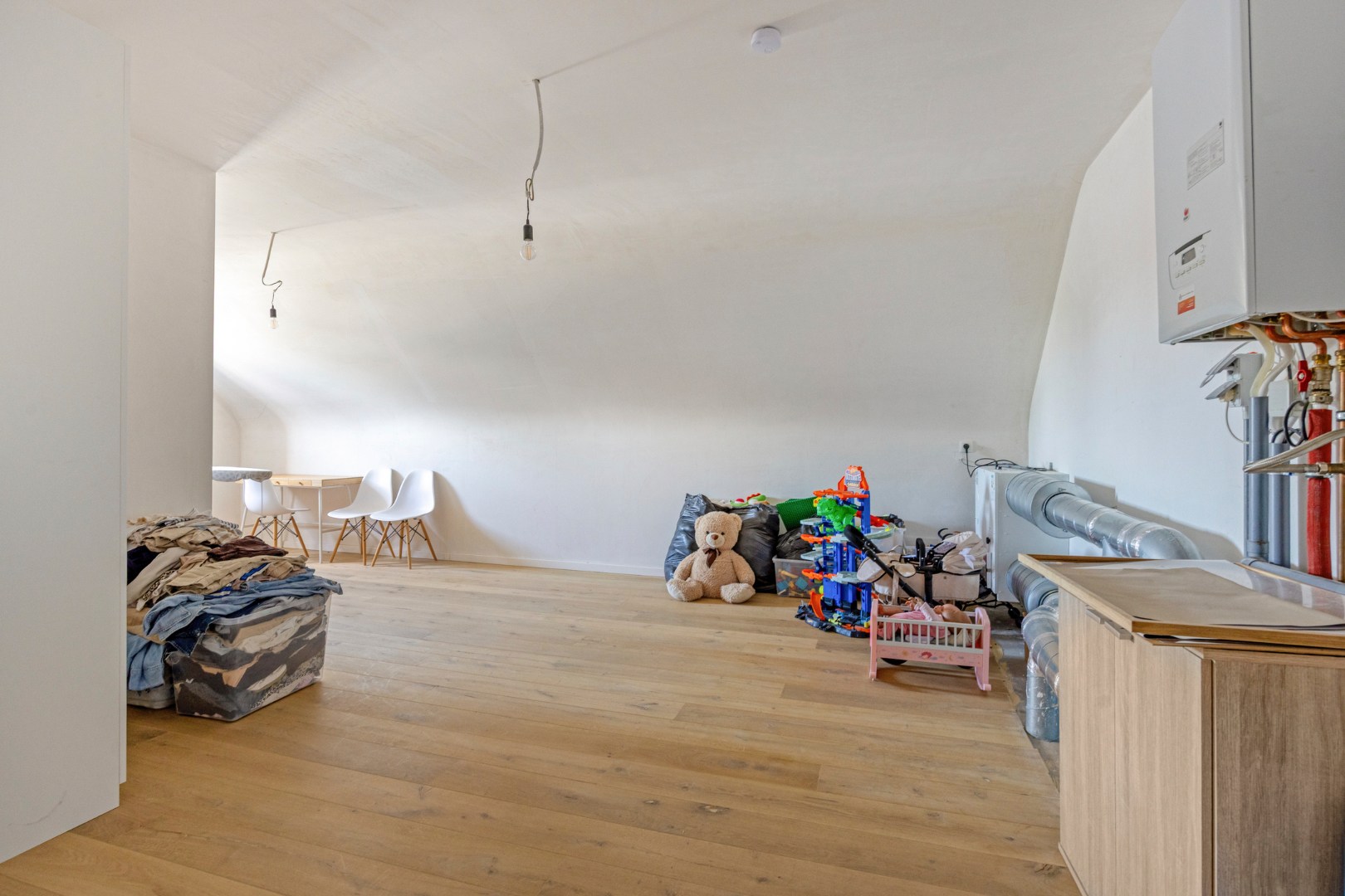 Recente en energiezuinige gezinswoning met 4 slpk. in het centrum van Veerle-Laakdal 