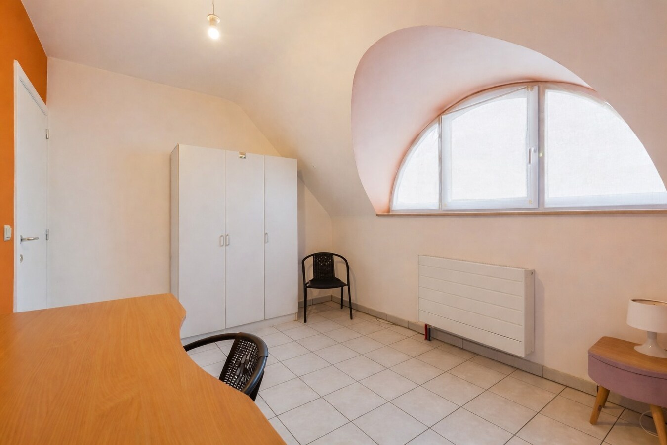 Zeer ruim &amp; zonnig duplexappartement vlakbij centrum en station 