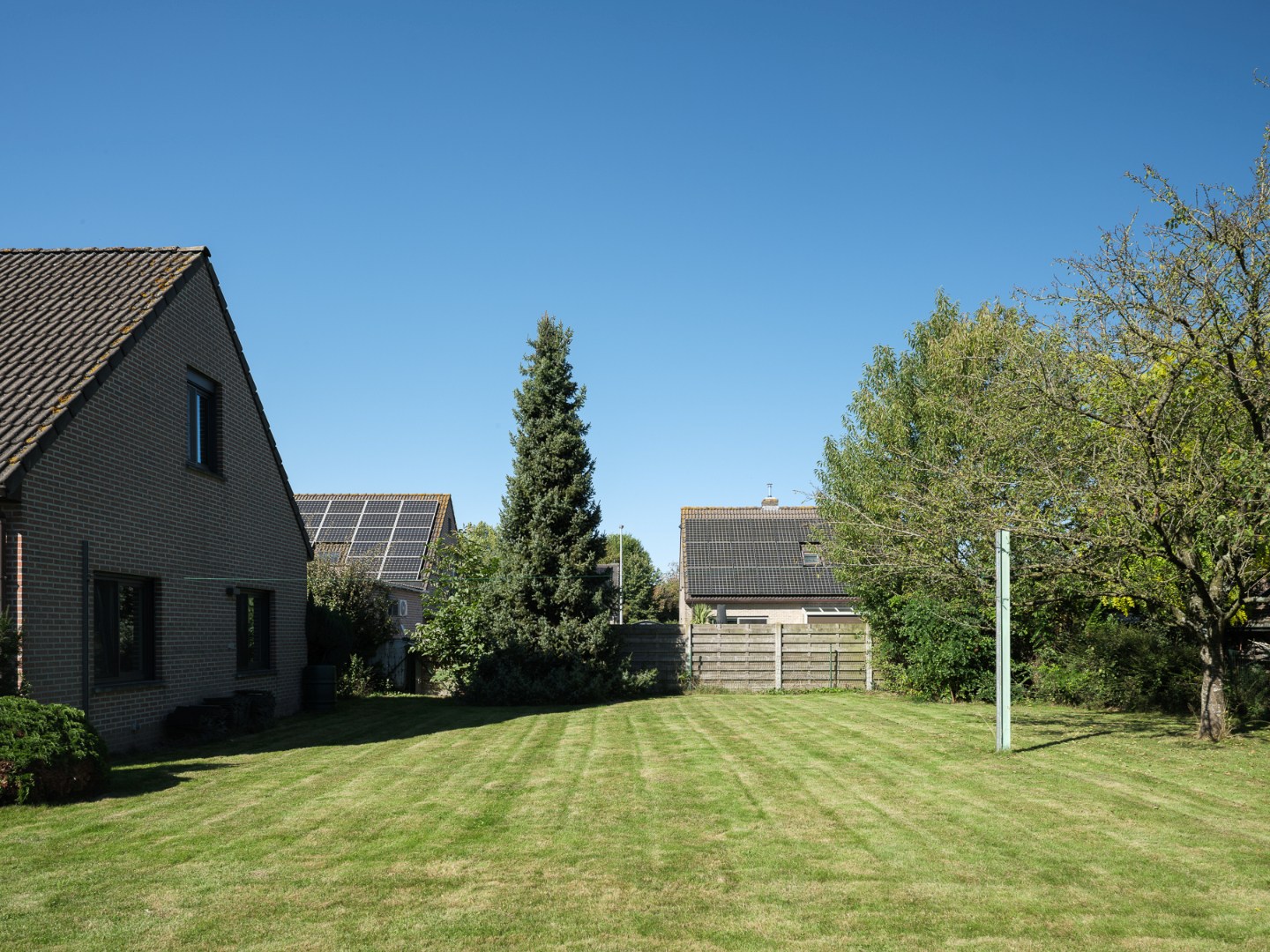 Open bebouwing met 5 slp. en tuin te Drongen 