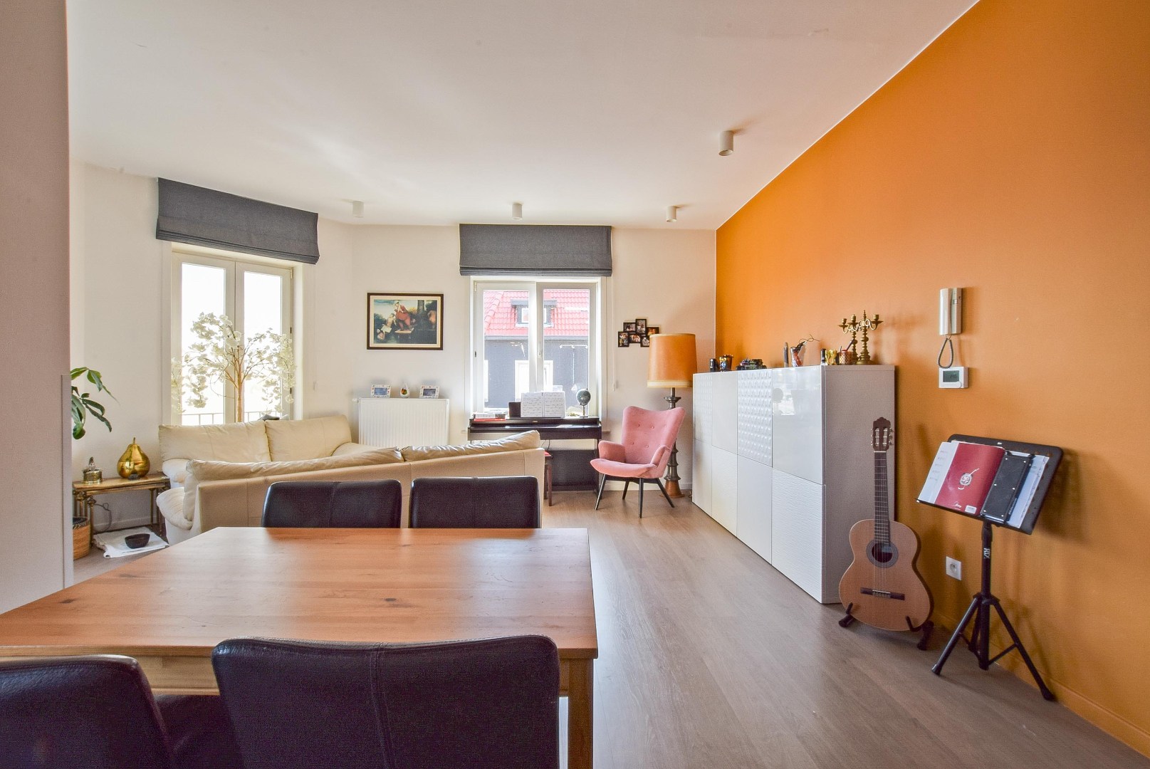 Succesvolle horecazaak met karakter in hartje Nieuwpoort-Stad op de Kaai gelegen. 