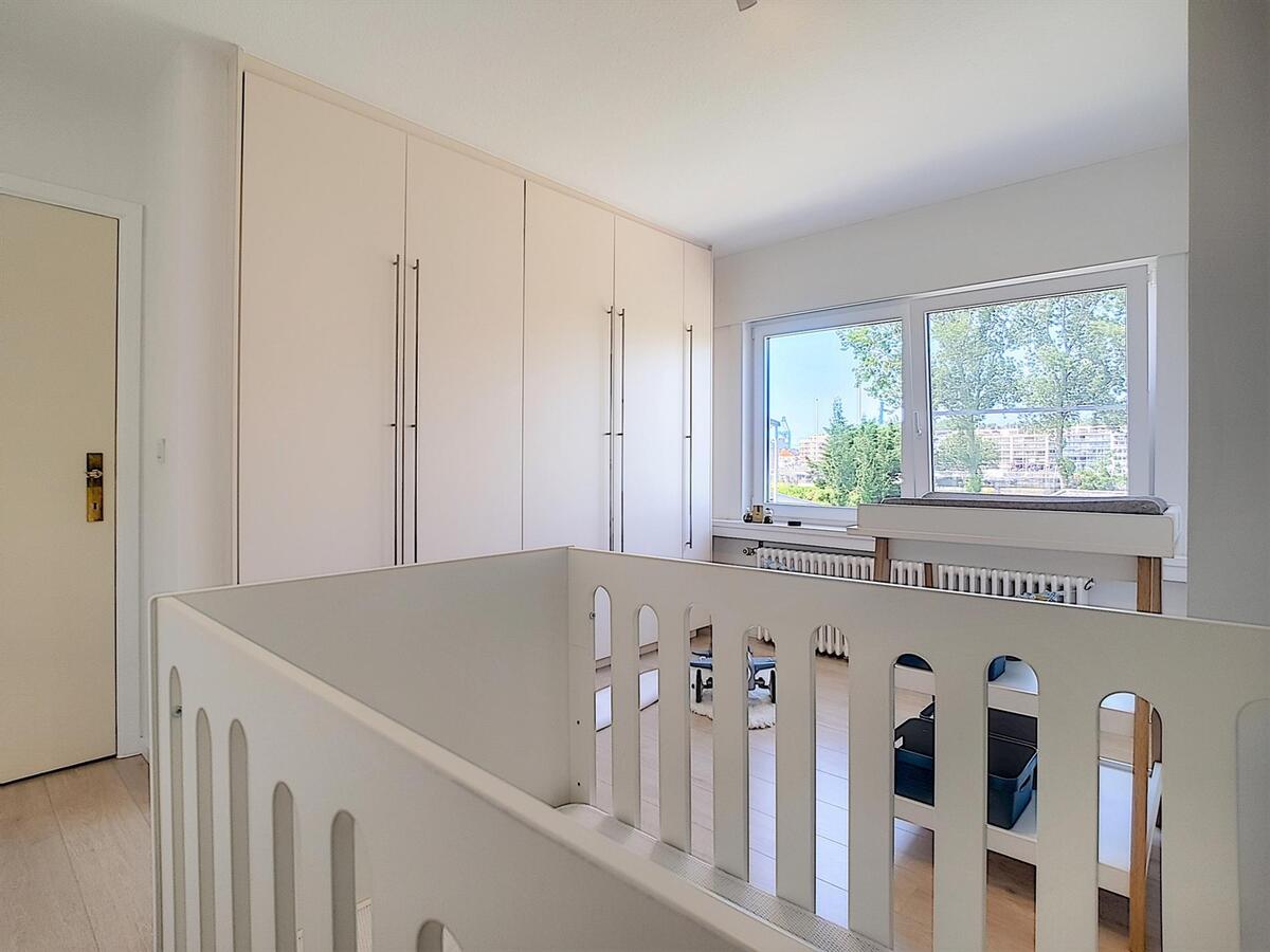 Mooie bel-étage met zeer ruime garage en knap aangelegde tuin - Zeebrugge 