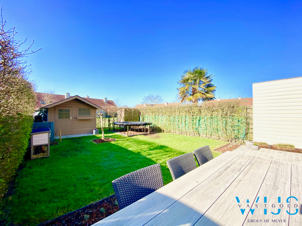 Prachtig instapklaar woonhuis in rustige woonwijk te EEKLO! 