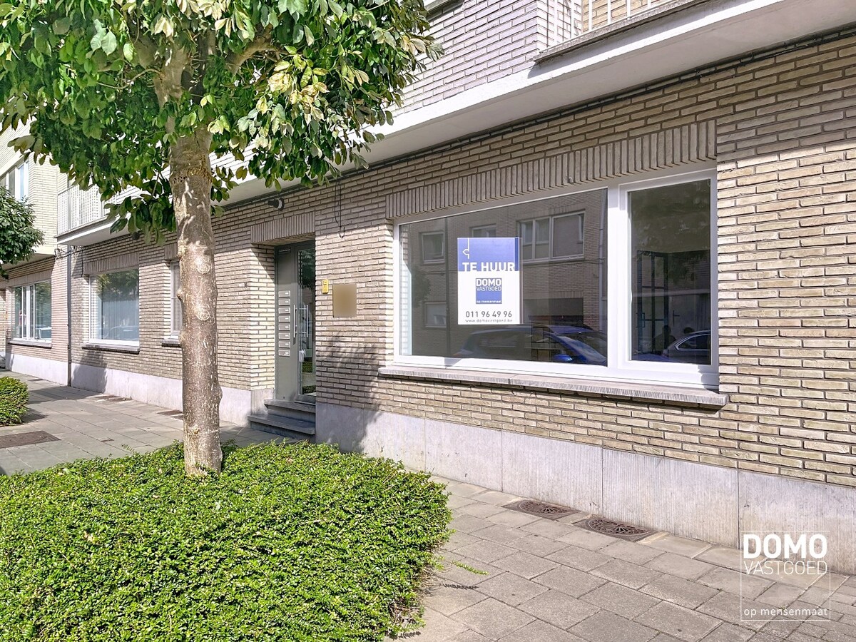 VOLLEDIG GERENOVEERD APPARTEMENT MET TERRAS EN GARAGE TE HASSELT 