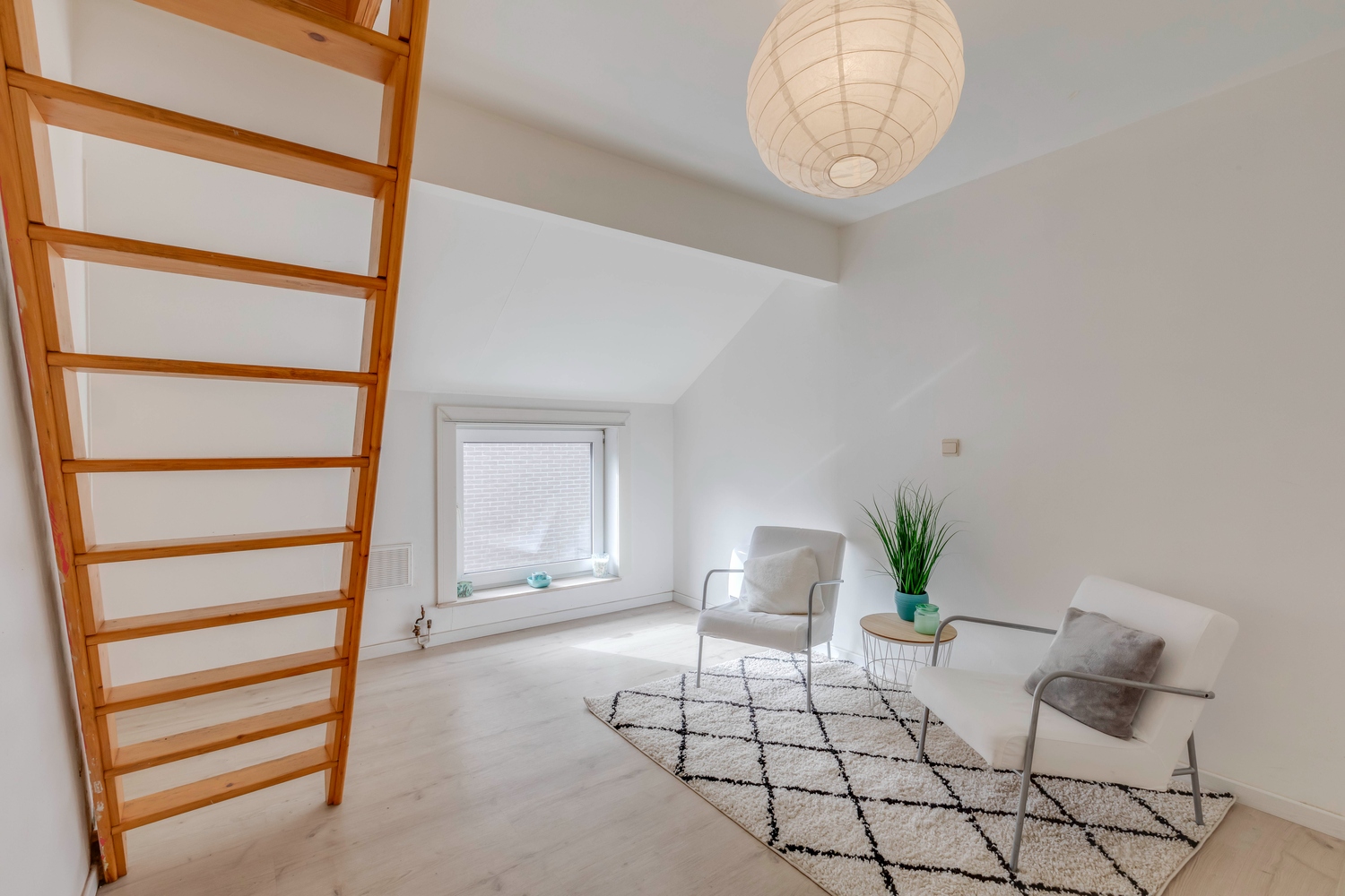 Beluikwoning ideaal voor studerende kinderen en investeerders! 