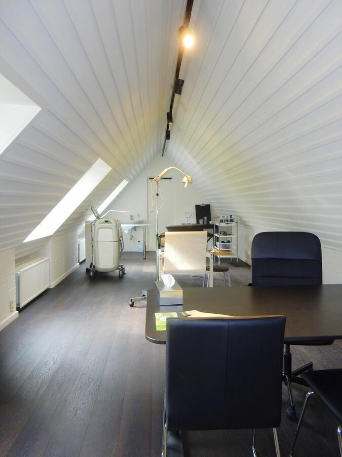 Praktijk- / kantoorruimte met wachtzaal 