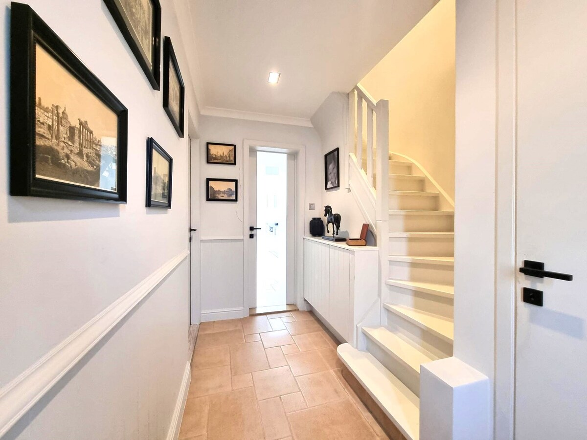 Zeer aangename woning met dubbele parking en mooi terras te Heist 