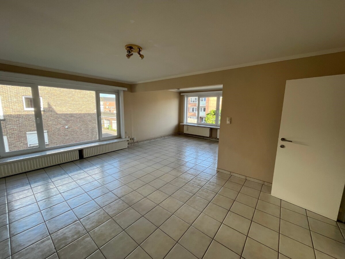 Ruim 2-slp-appartement met garage 