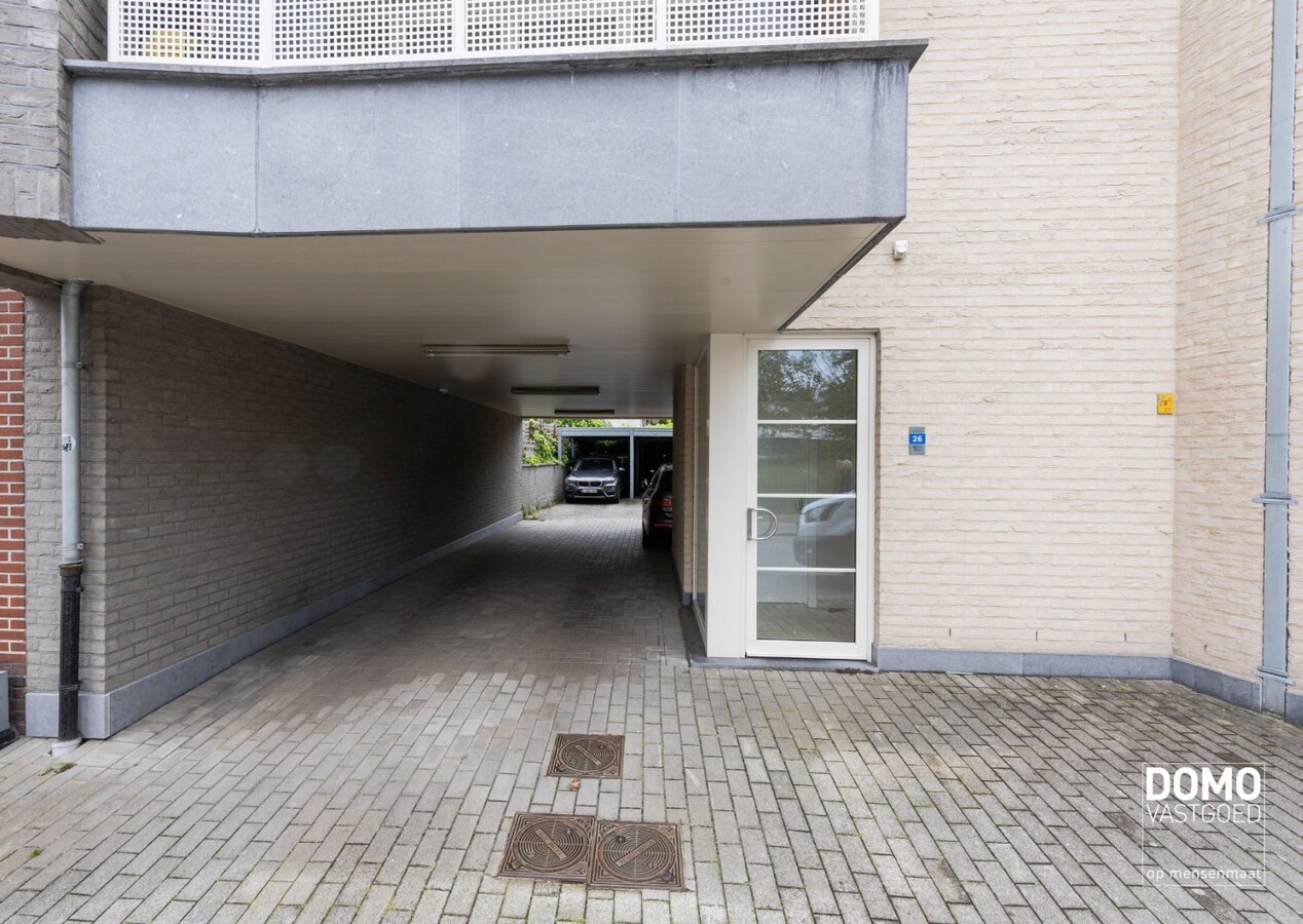 MODERN DUPLEXAPPARTEMENT MET TERRAS EN AUTOSTANDPLAATS IN LANAKEN 