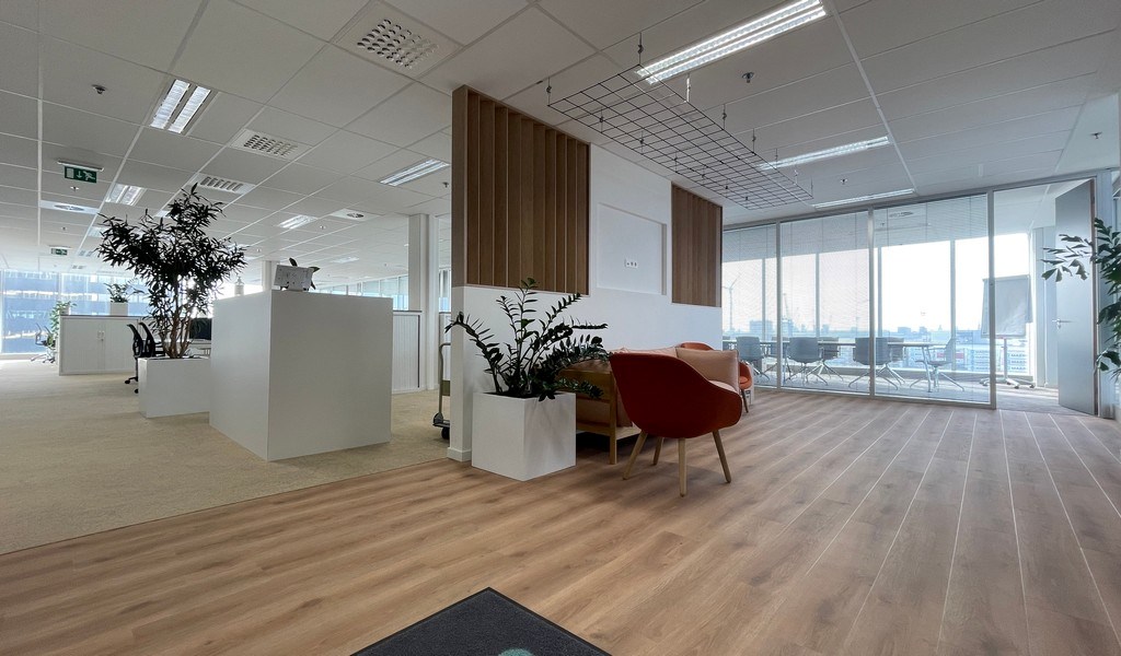 Vernieuwde kantoren te huur in Ahlers Building te Antwerpen