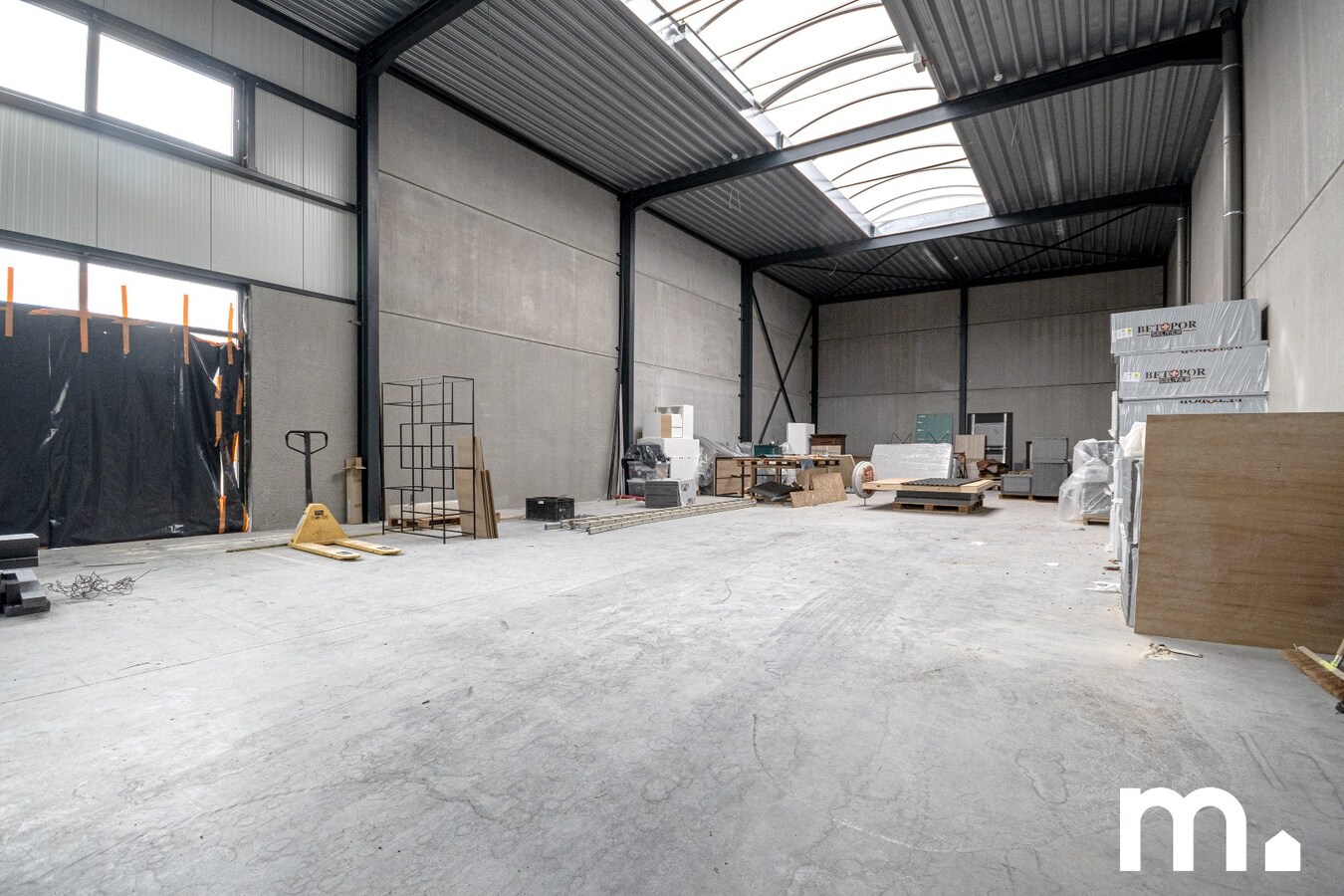 Ruime en lichtrijke KMO-unit van 218 m² met tal van mogelijkheden voor uw onderneming! 