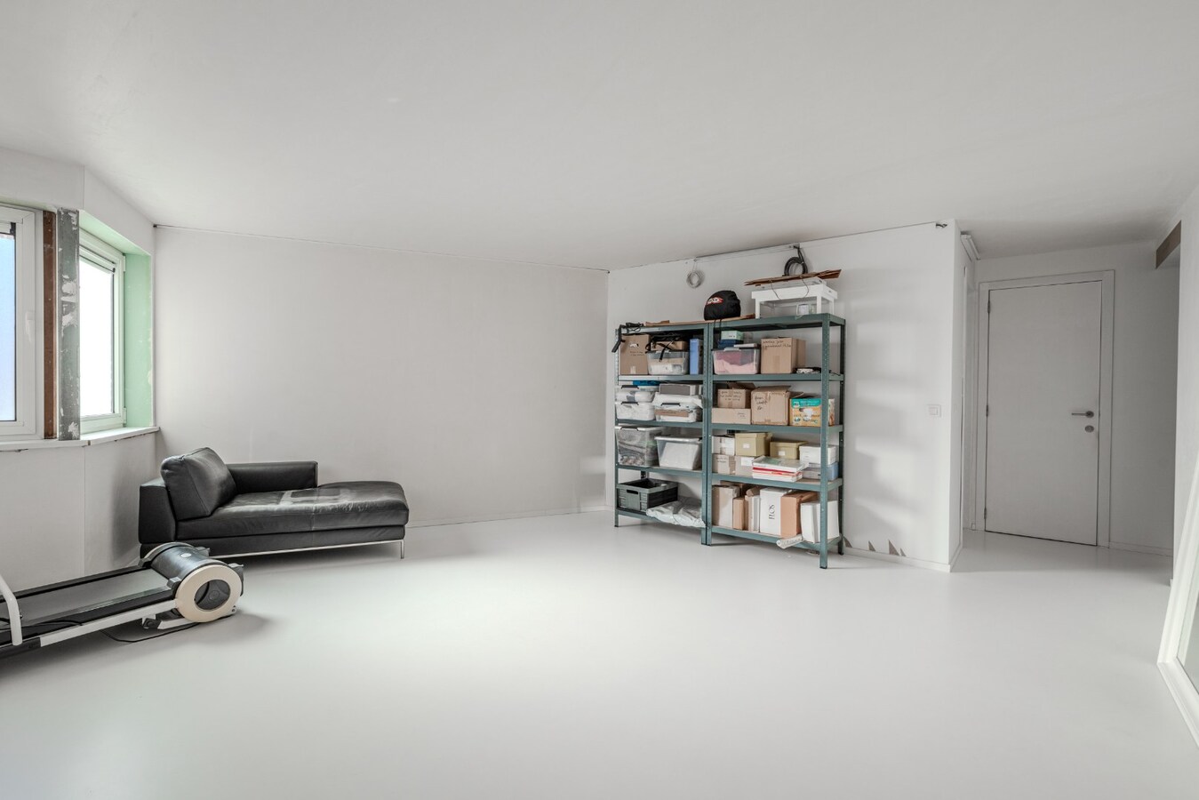 Commercial shop for sale in De Panne