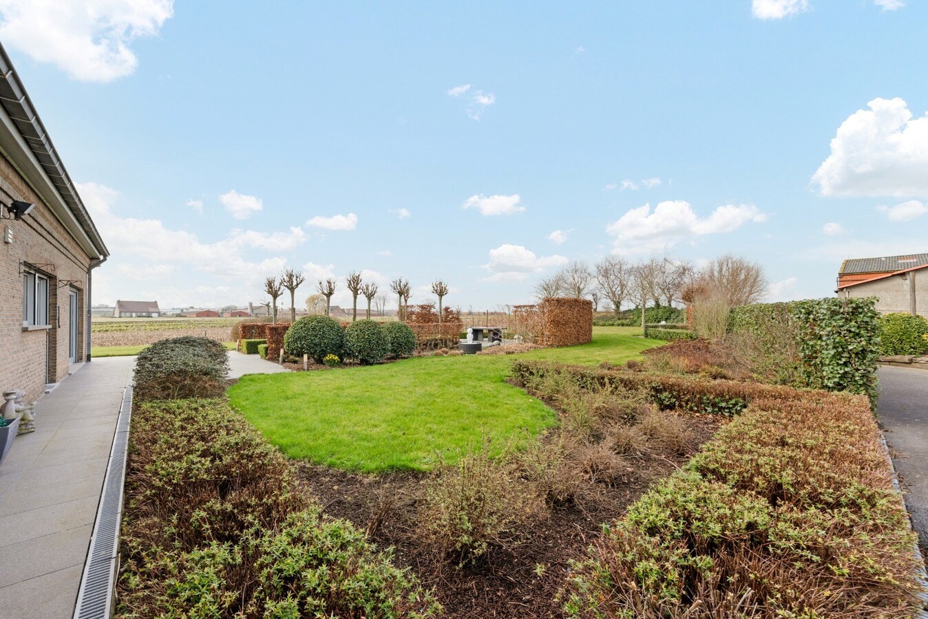 Ruime gezinswoning met tuin te huur in Westrozebeke 