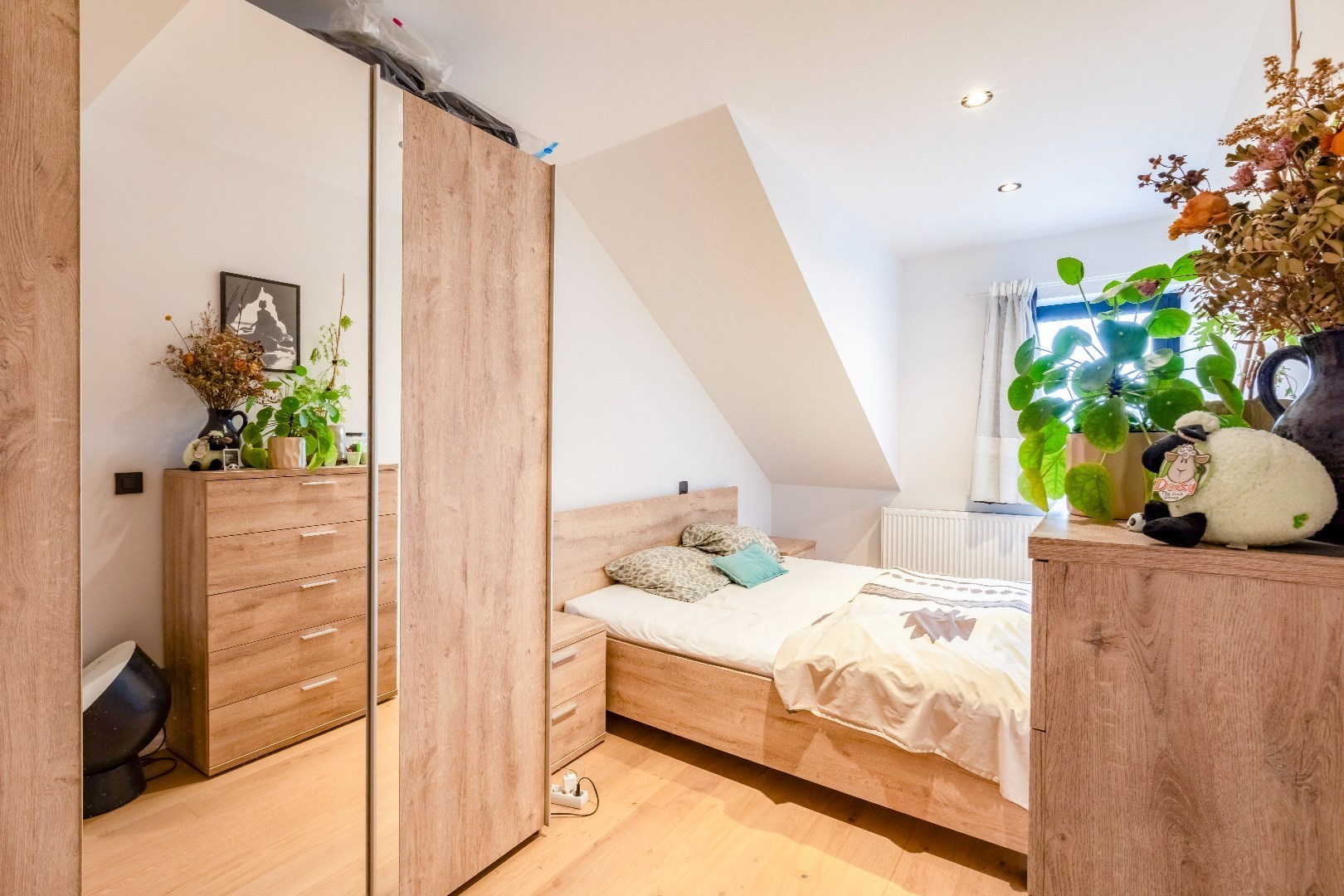 Instapklaar 2 slp. appartement met terras en grote gemeenschappelijke tuin. 