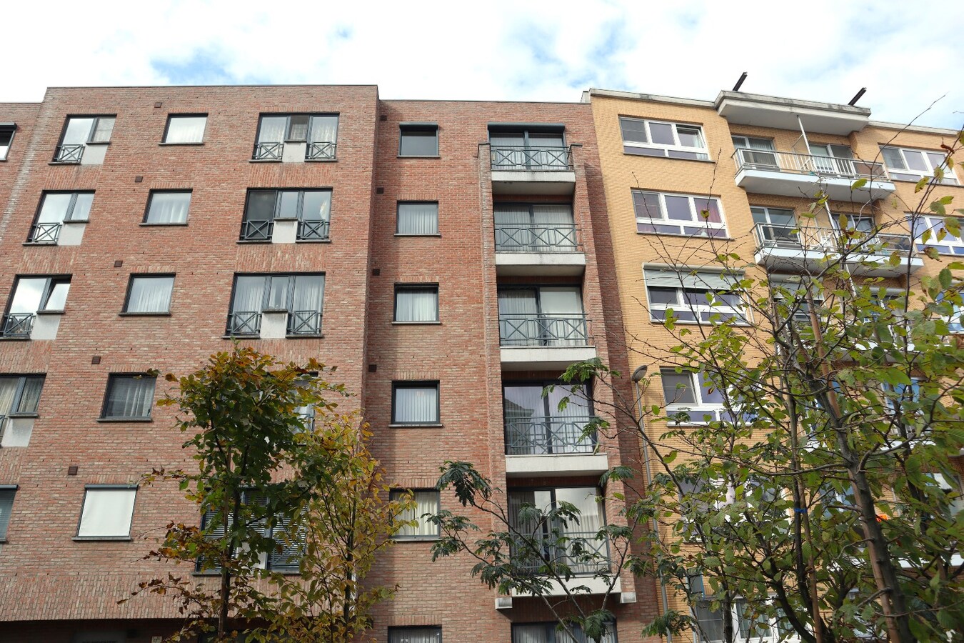 Mooi en goed onderhouden appartement met 2 slaapkamers (incl autostaanplaats) te Tienen 