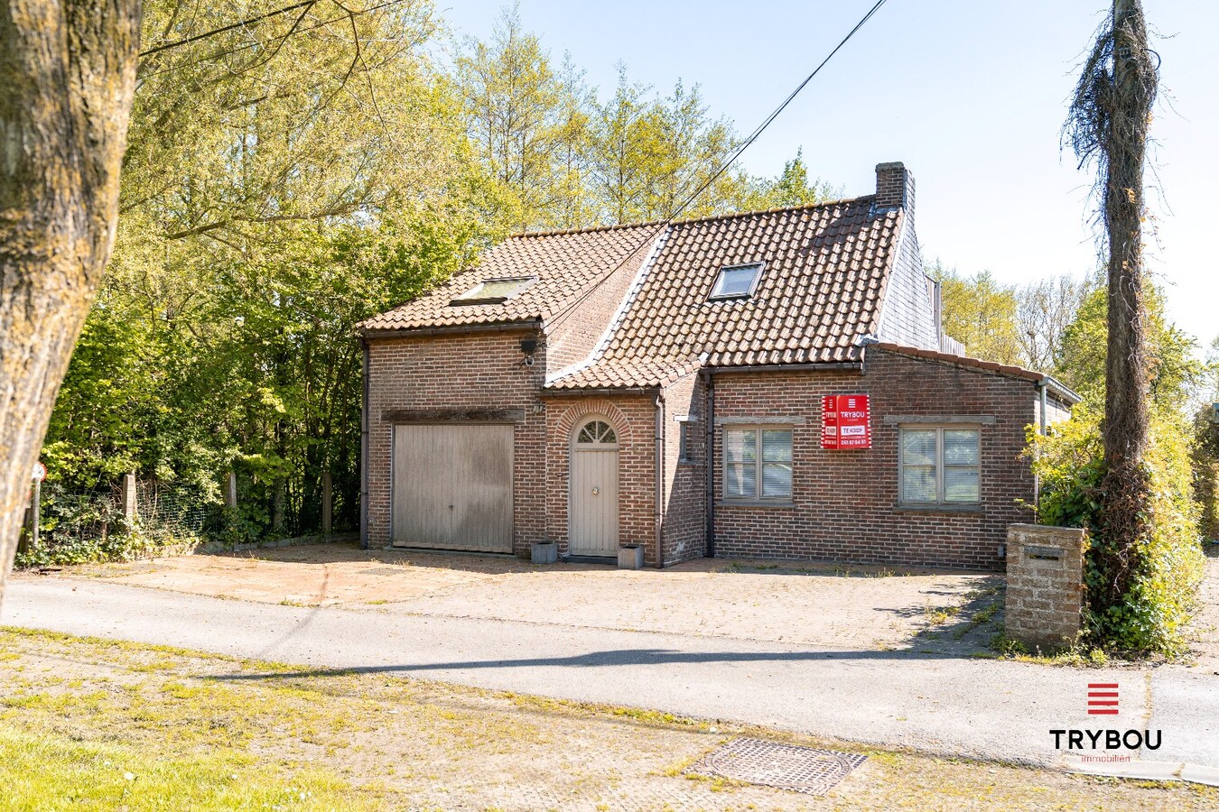Alleenstaande woning met 4 slaapkamers in Merkem! 