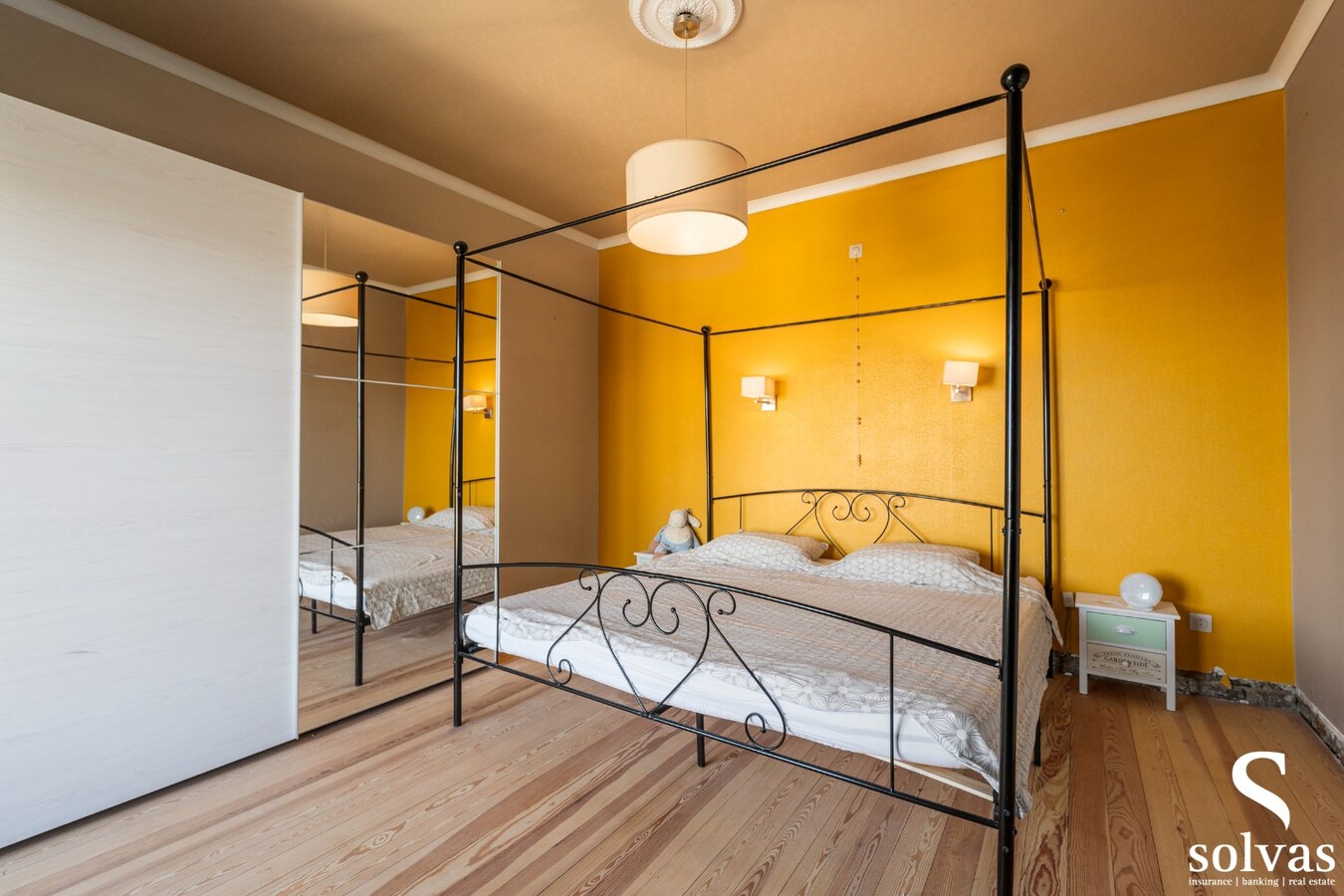 Exclusieve villa met karakter op riant perceel in hartje Zomergem 
