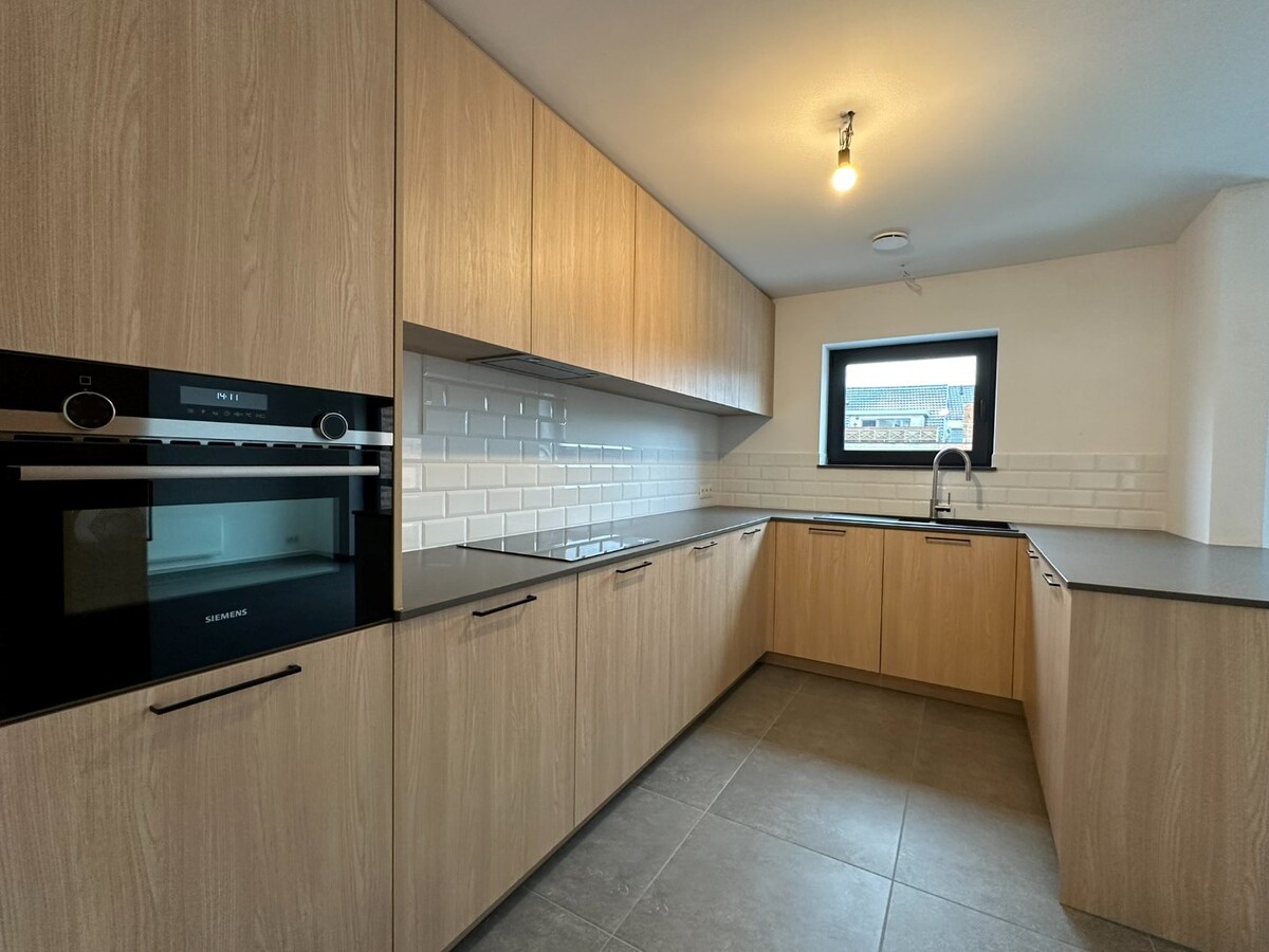 Prachtig, volledig gerenoveerd duplex appartement met 3 slaapkamers 