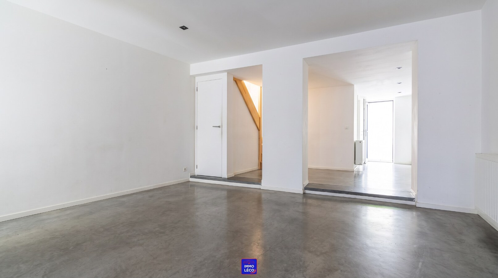 3 façades rénovée avec cour, à deux pas du parc de Mouscron ! 