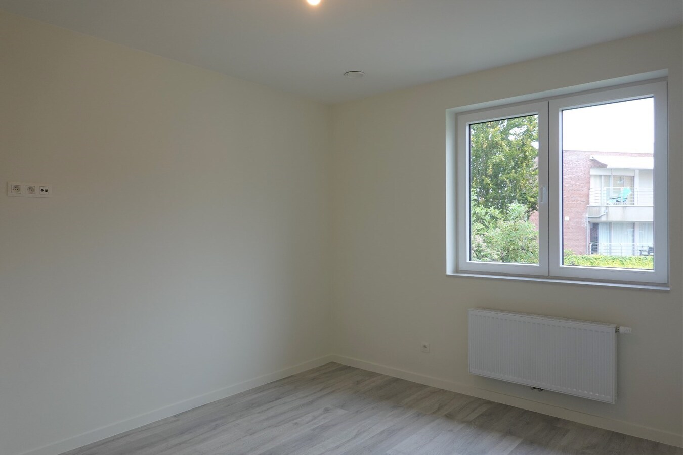 Recent nieuwbouwappartement (2023) met dubbele garage 