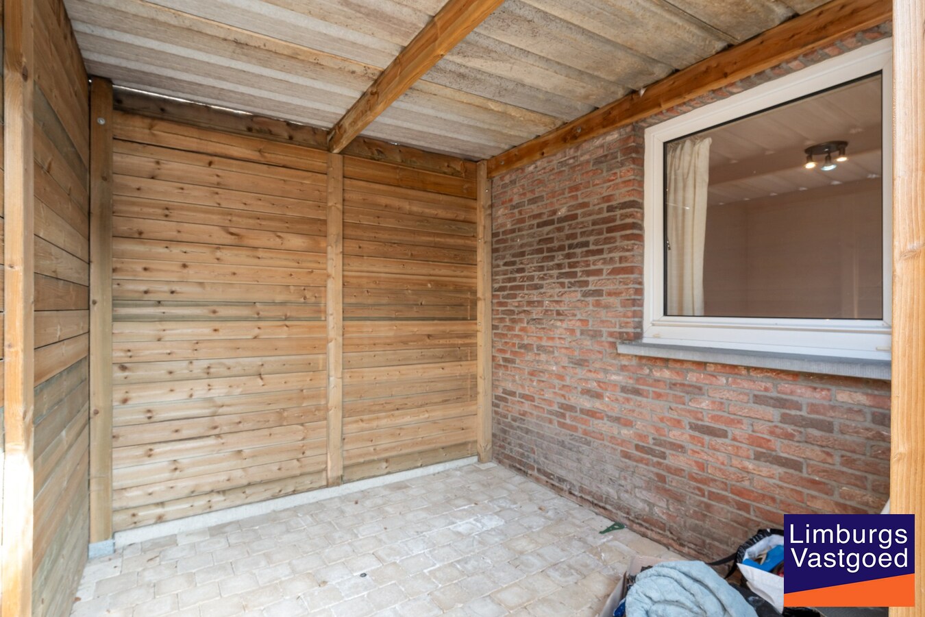 Gelijkvloers appartement, 78 m², 2 slpk, ruim terras, autostaanplaats 