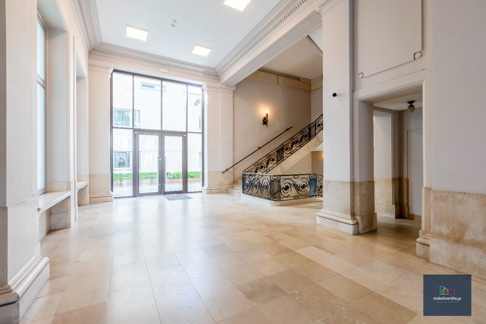 Luxueus duplex appartement   te Kouterhof met 2 slaapkamers , terras en  garageplaats 