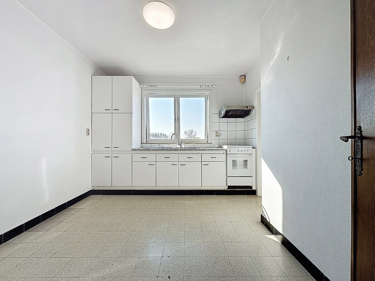 Ruime, karaktervolle woning met zuidgerichte tuin te Hillegem 