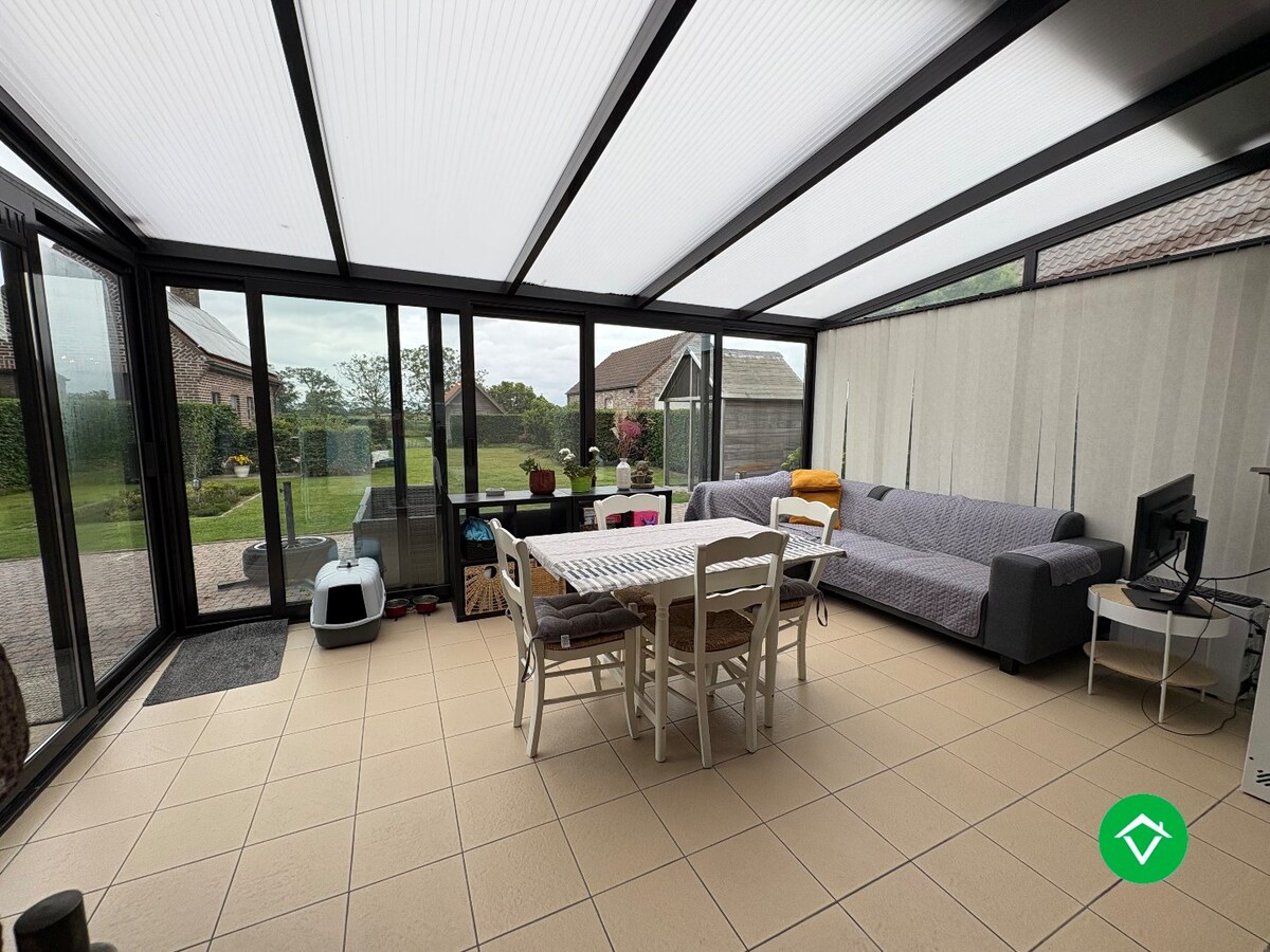 Alleenstaande woning met 4 slaapkamers en garage te Kortemark 