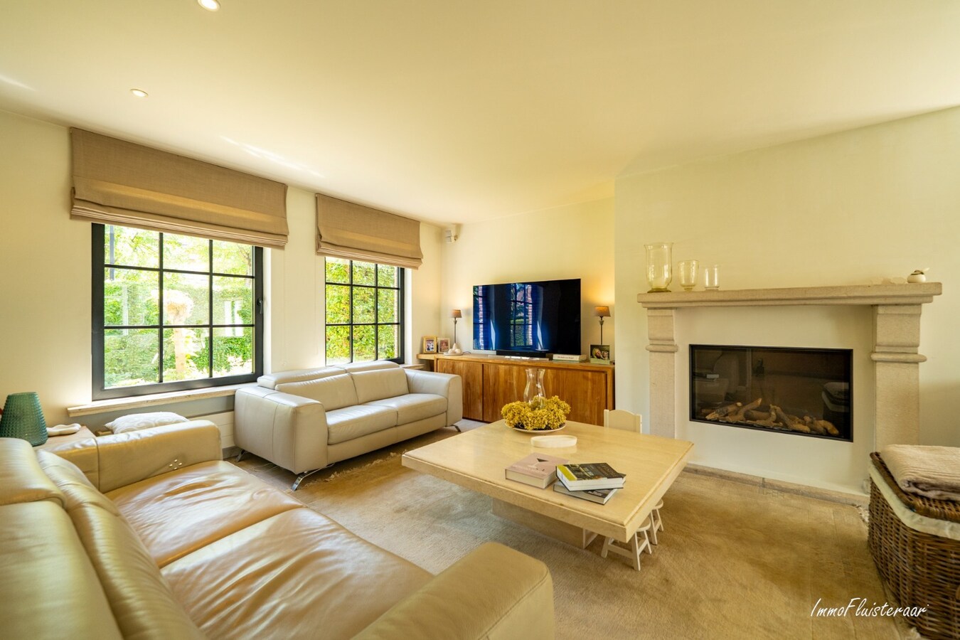 Prachtige villa met zwembad en luxueus poolhouse met optioneel bij te kopen weiland van ca. 21.856 m2 te Hove 