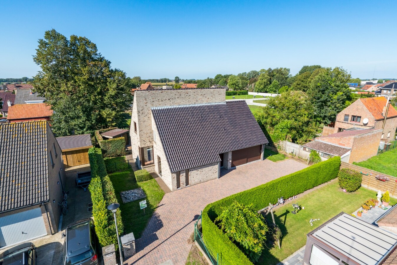 Rustig gelegen villa met 4 slaapkamers op 724m² te Koekelare 