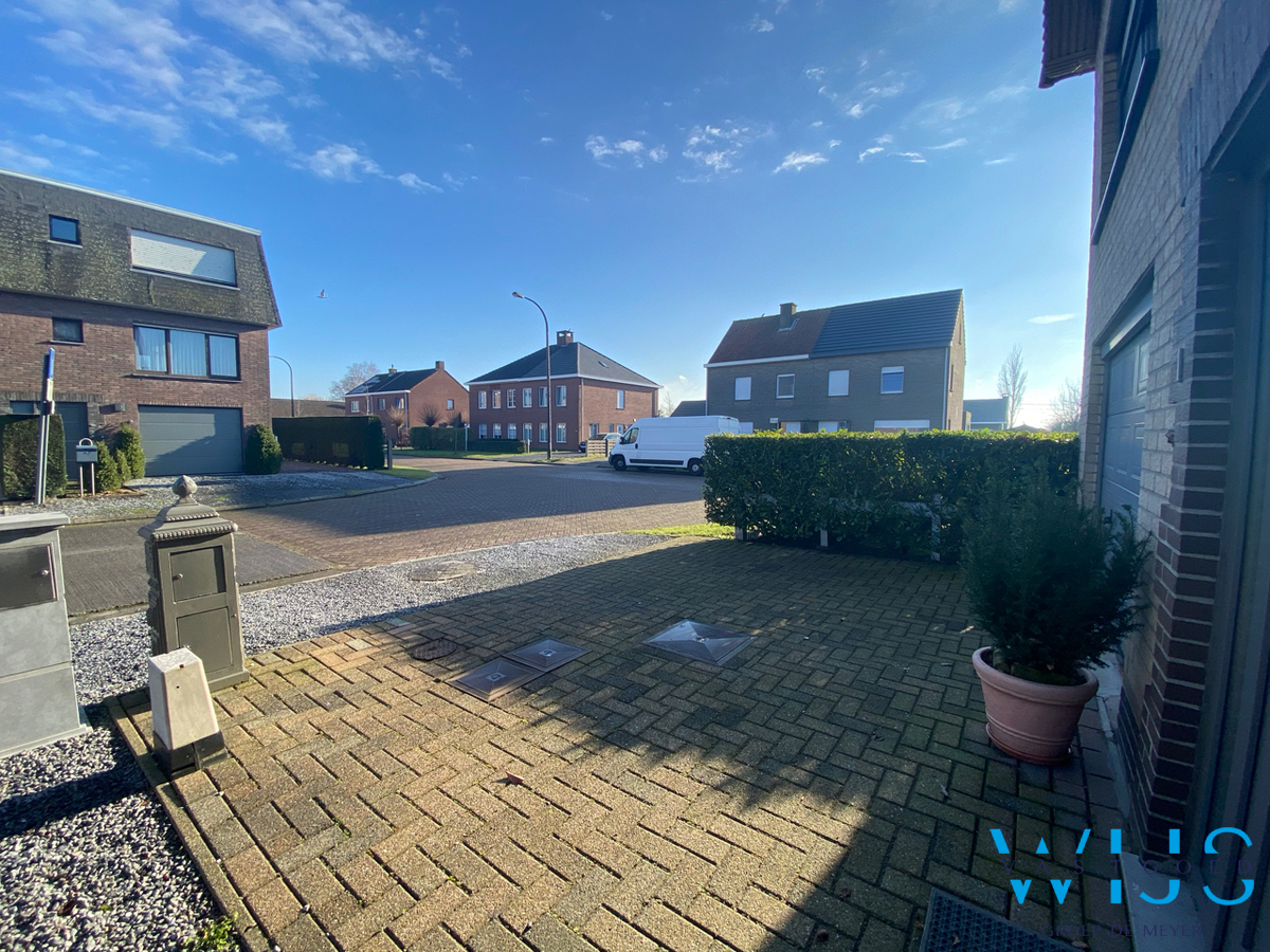 Bel-étage in HALFOPEN bebouwing op zonnig perceel te ERTVELDE! 