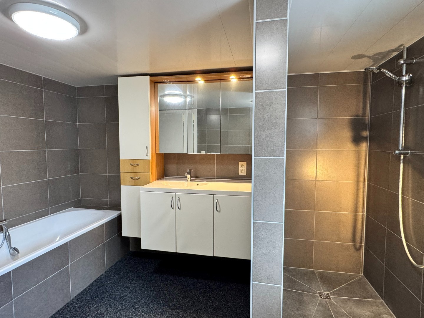 Mooie woning met potentieel als kangoeroewoning of praktijkruimte 