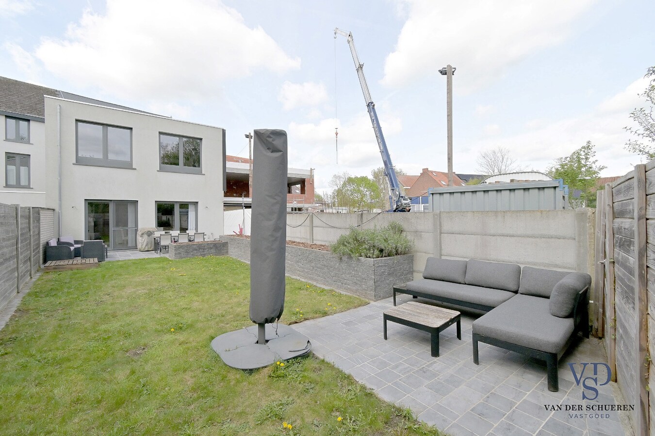 Ruime, instapklare gezinswoning in centrum Gavere. 