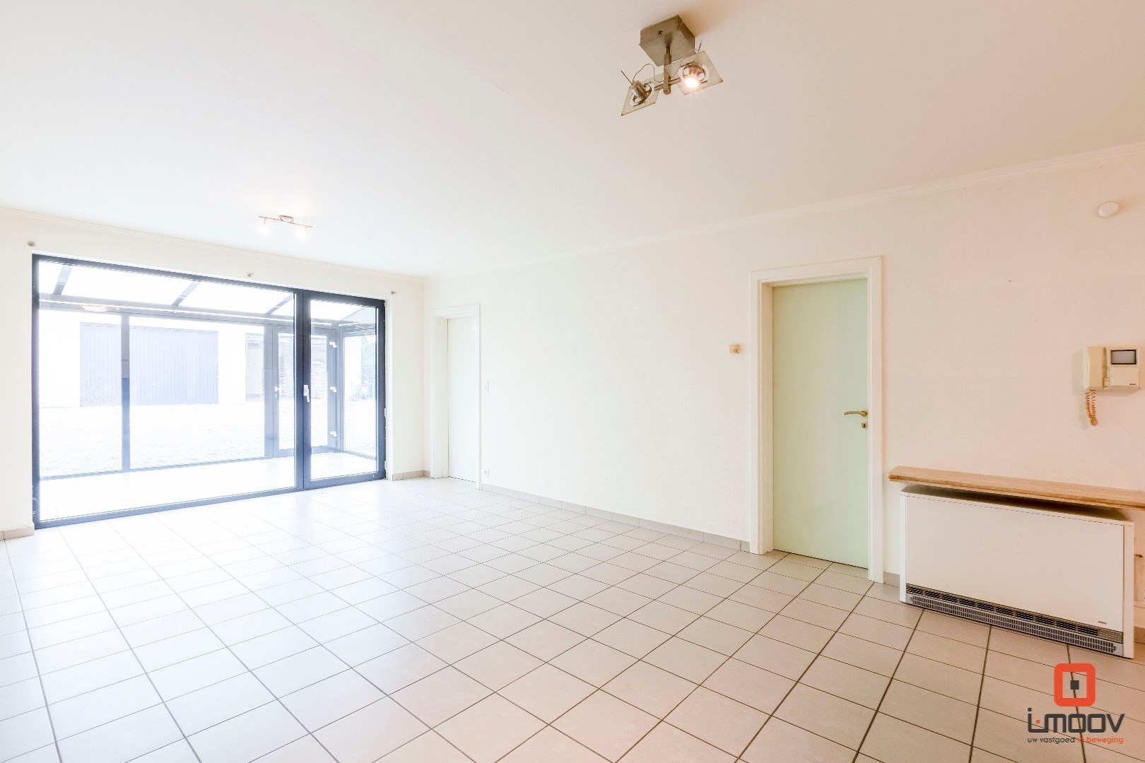 Zichtlocatie als handelspand of kantoorruimte met potentieel! 