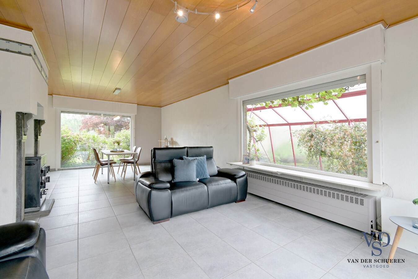 Goedgelegen bungalowwoning te Moerbeke. 