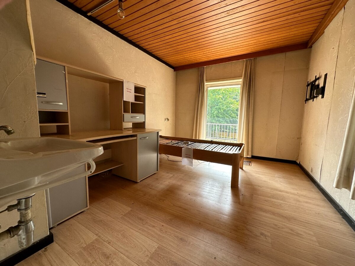 Ruime te renoveren woning met 5 slaapkamers op 1.250 m² 