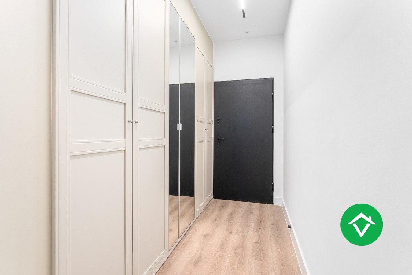 Hoog gerenoveerde woning met tuin en 4 slaapkamers te Roeselare 