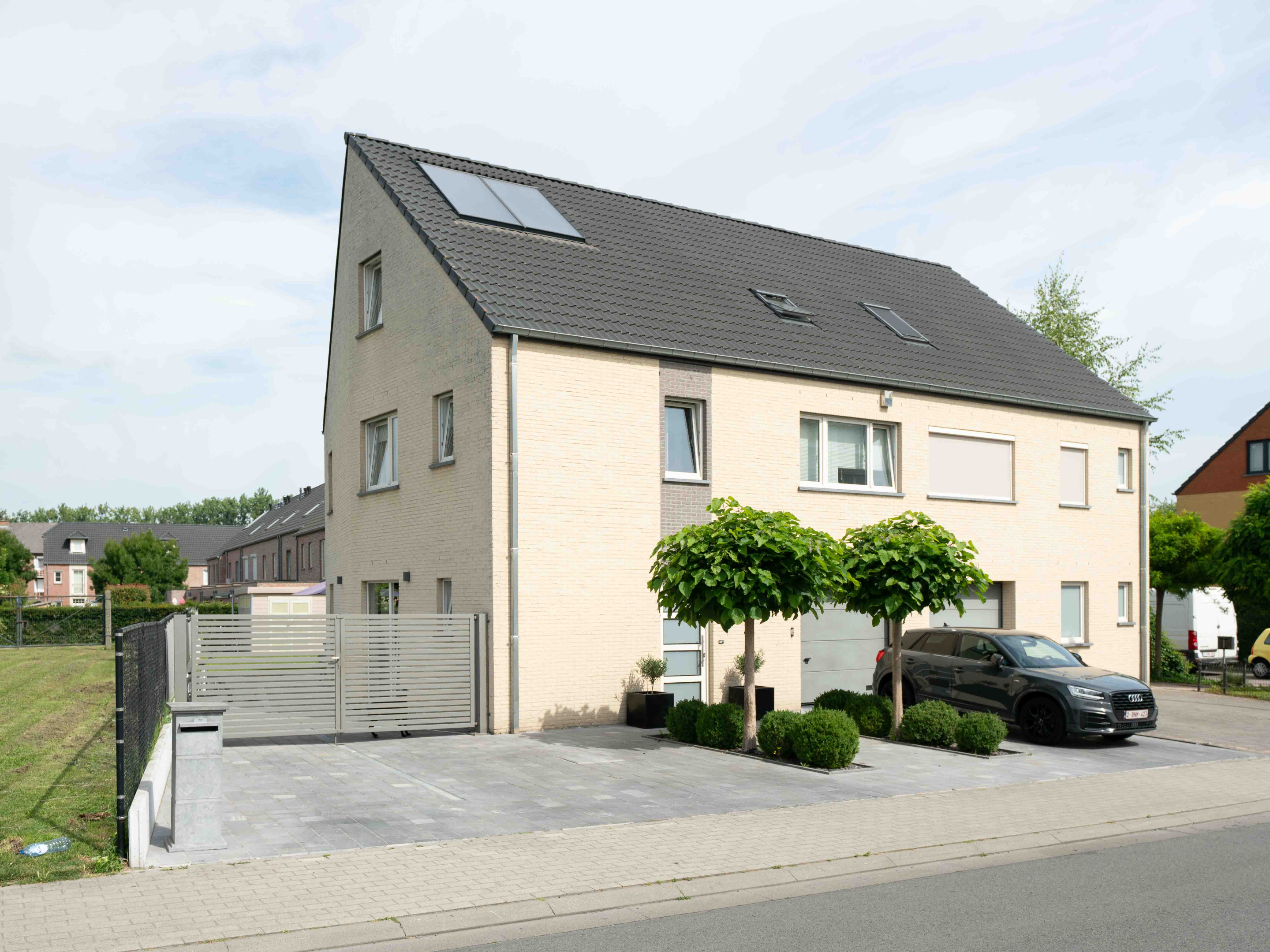 Recente woning met 7 kamers, 2 badkamers, garage en tuin 