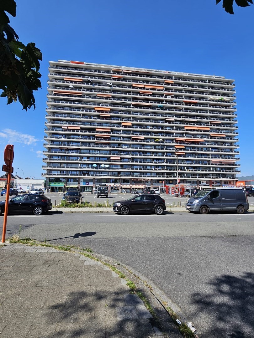 Gunstig gelegen staanplaats in afgesloten private garage 