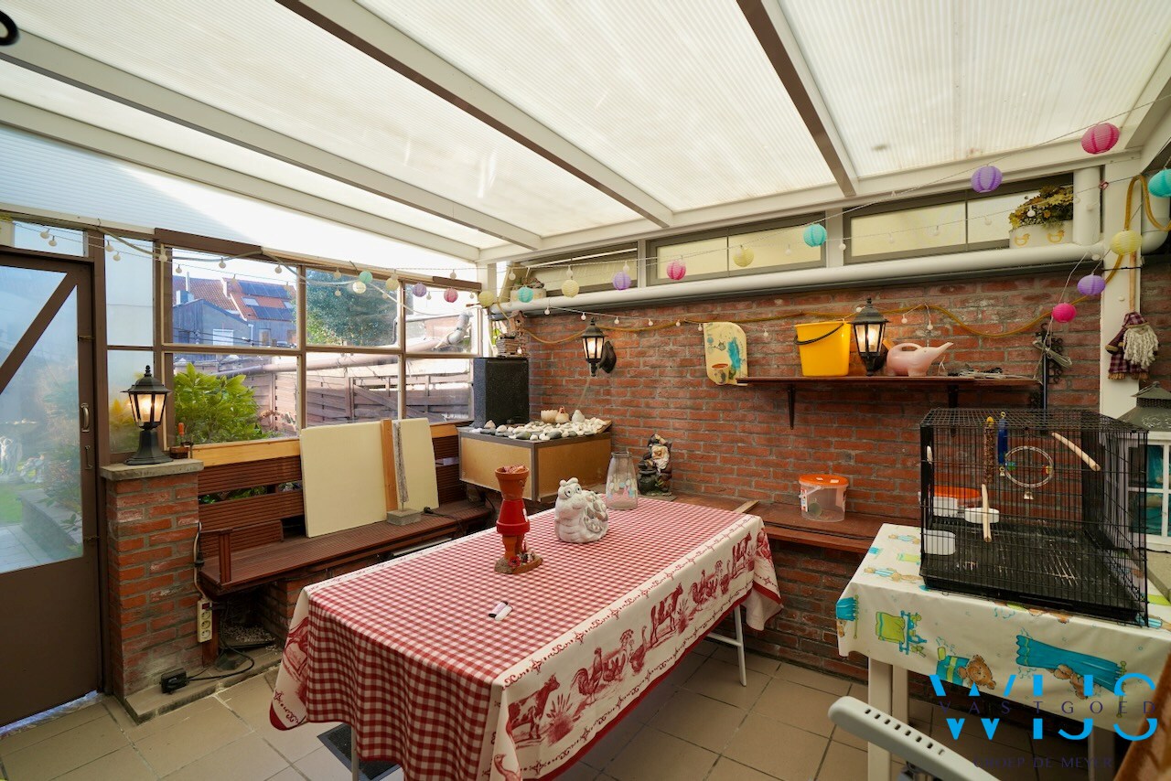 Interessante te renoveren woning met 4 slaapkamers in het centrum van Destelbergen 