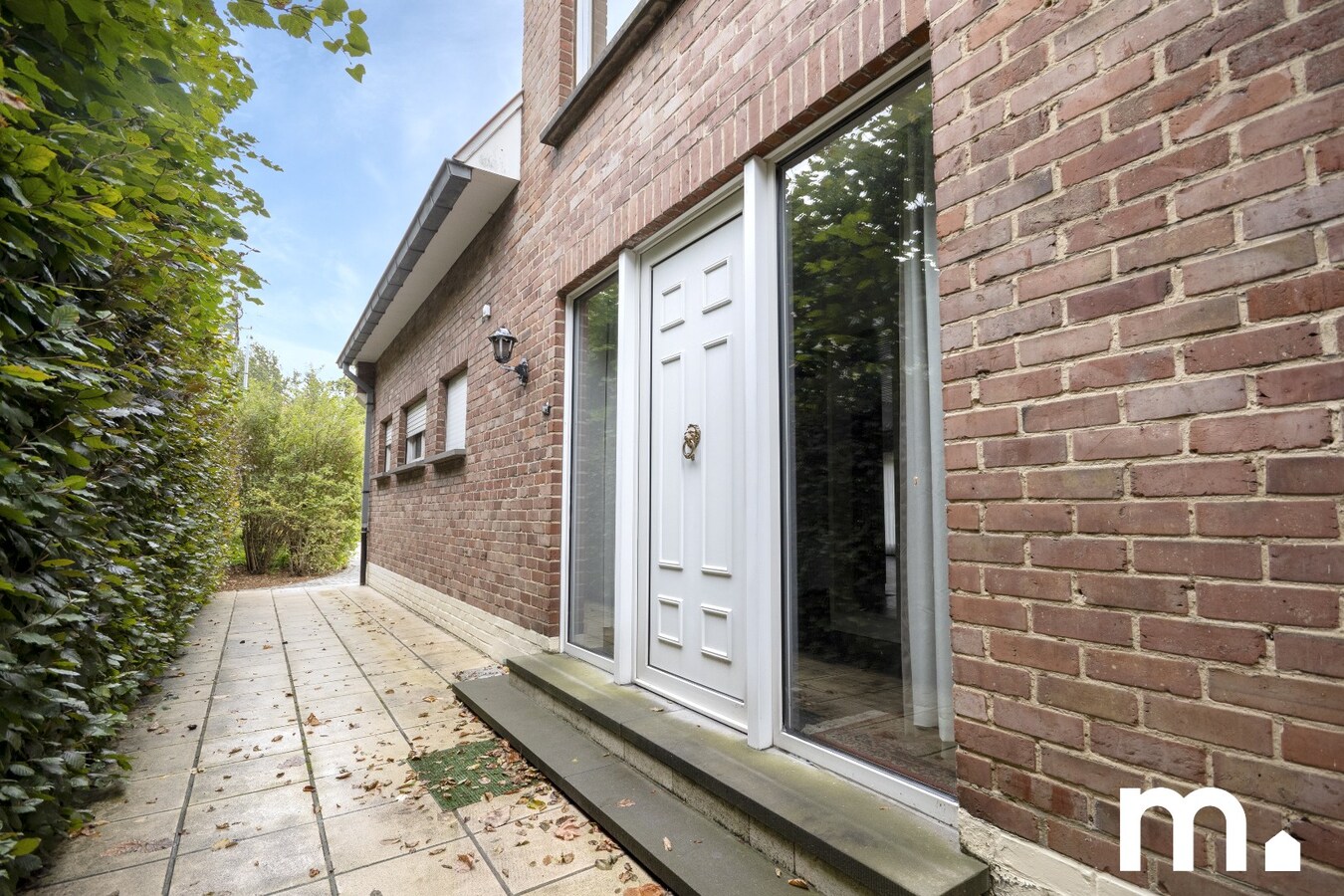 Alleenstaande villa met 4 slaapkamers en zonnige tuin te Harelbeke op 1005 m² 