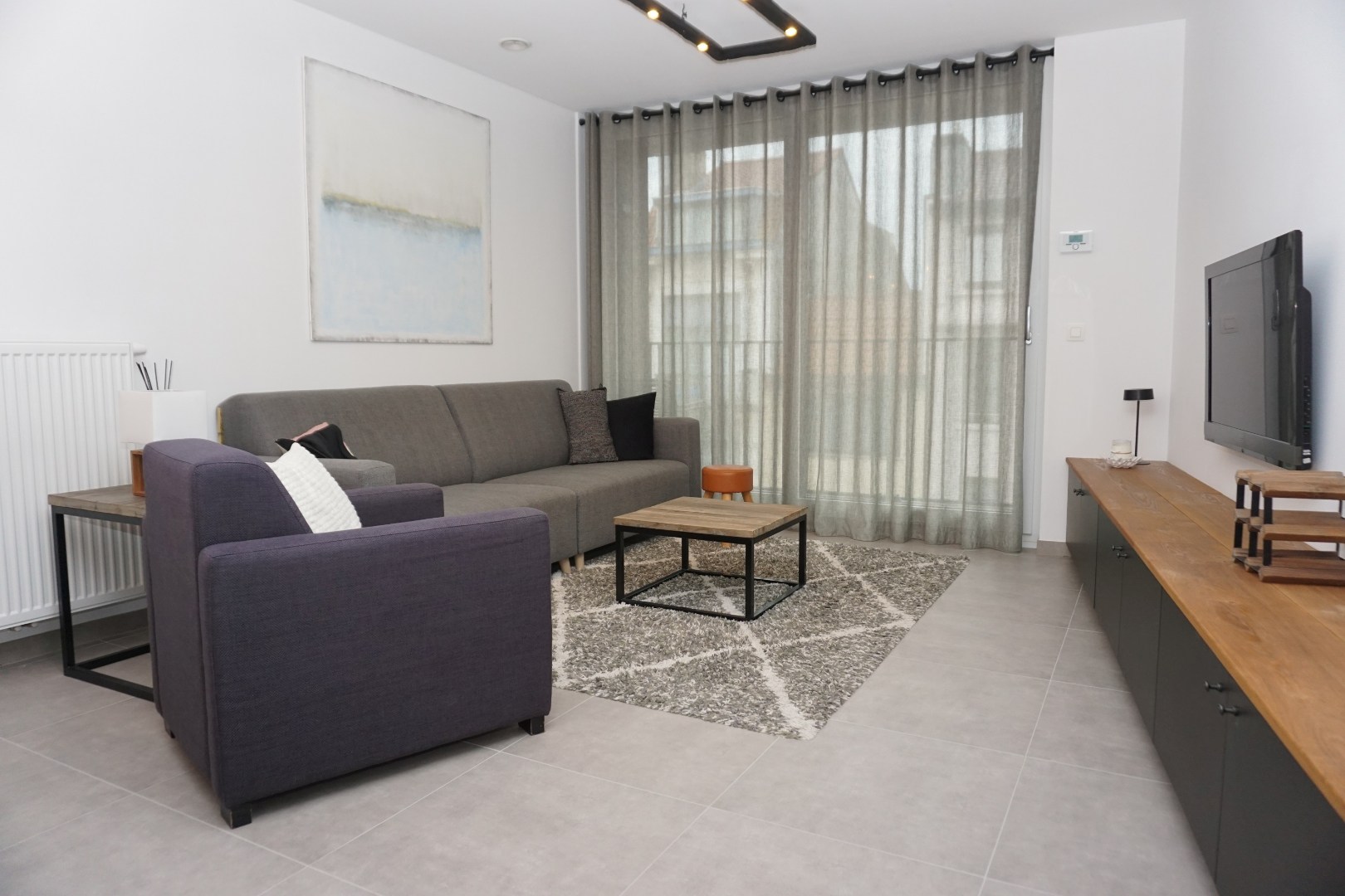 APPARTEMENT RÉCEMMENT CONSTRUIT AVEC 2 CHAMBRES ET PLACE DE PARKING PRÈS DE PETIT PARIS 