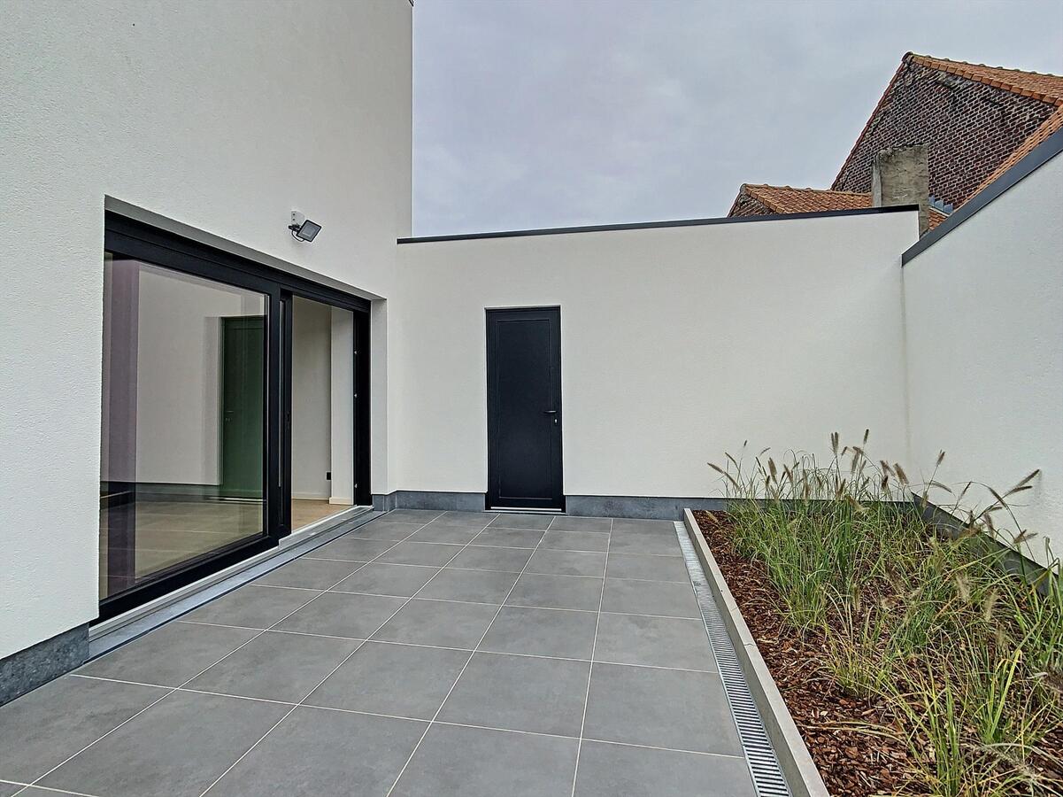 Verkocht! Totaal gerenoveerde moderne woning 