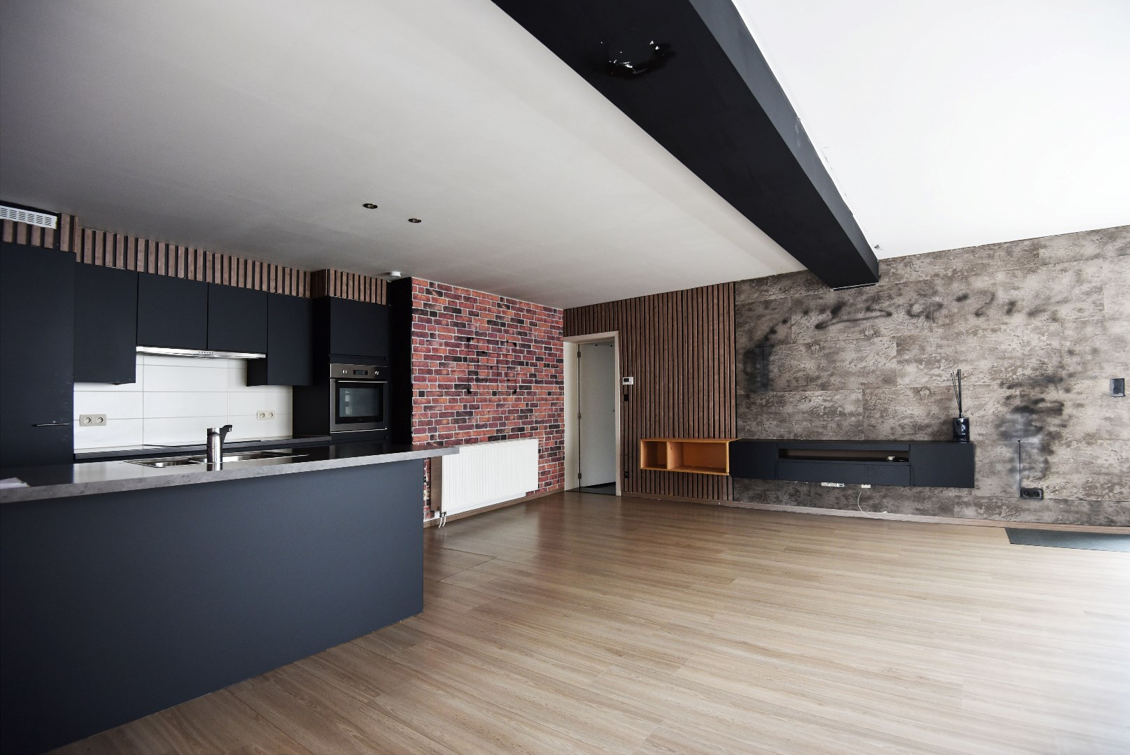 Ruim appartement met 3 slaapkamers te centrum Maldegem. 